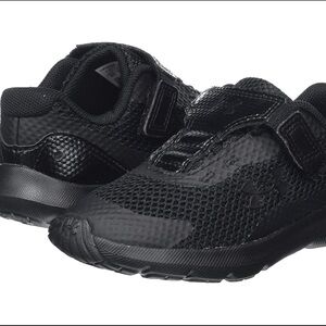 Under Armour surge 3 Kids Black running Sneakers